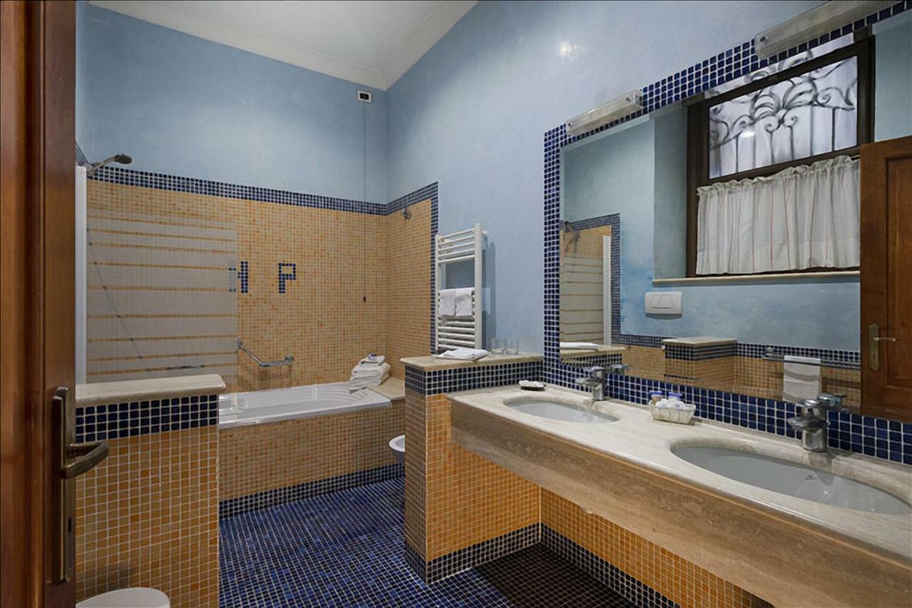 Hotel Portoghesi Rome Exterior photo