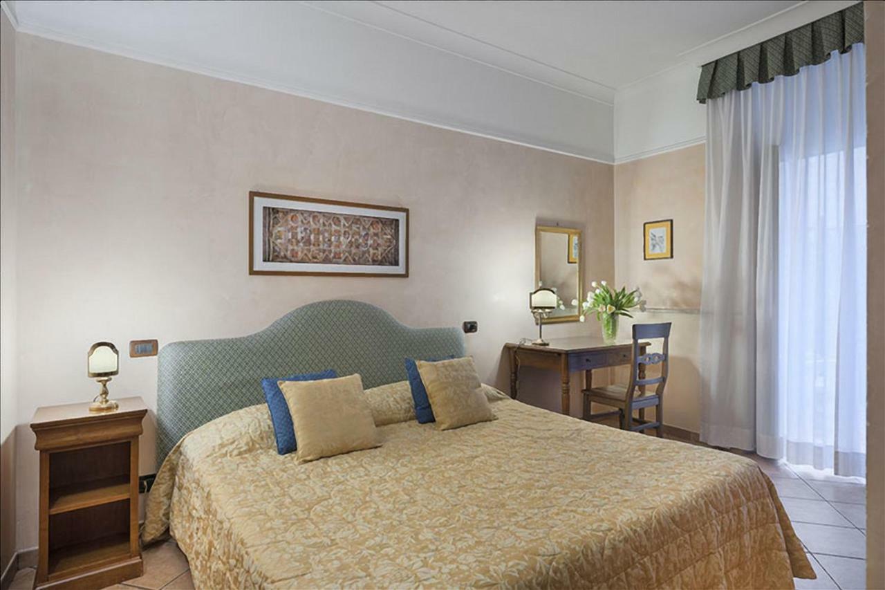Hotel Portoghesi Rome Exterior photo